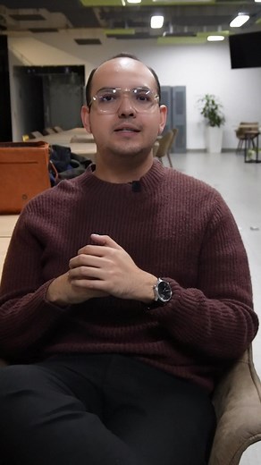 🏅 Un día como hoy pero de 1944, nació Kary Mullis, premio Nobel de Química de 1993, un científico rodeado de escándalos 😯 Sin embargo, la Biología Molecular no sería la misma sin su trabajo. La clave de su éxito podría decirse que fue la utilización de temperaturas lo suficientemente altas para separar las cadenas del ADN 🧬 durante un número determinado de pasos que se repetían consecutivamente, lo cual conocemos hoy en día como la reacción en cadena de la polimerasa (PCR) 🧪 #PCR #biologiamo