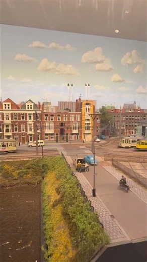 Hague model inspired from 80s