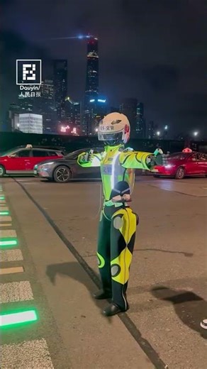 No More Police? Watch Robots Direct Traffic in Cities