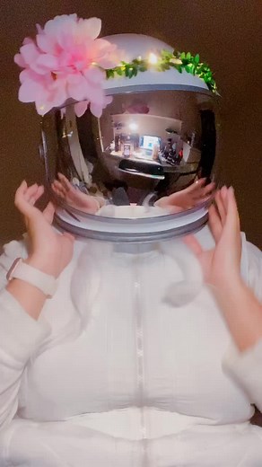 UMM?? I HEARD WE’RE COSPLAYING OUR #amongus PLAYERS?? HERES MINE I CALL HER MOO #amonguscosplay #amonguswhite