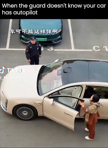 Huawei Smart Car Demonstrates Autopilot Precision