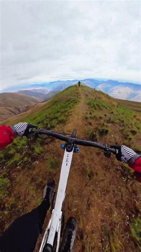 Rippin wide open ridges 🤘