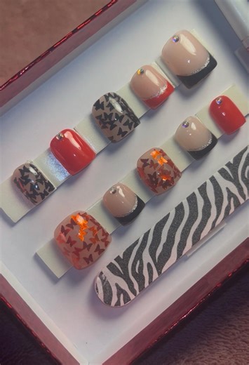 Butterfly encapsulated Hand Made Press On Nails