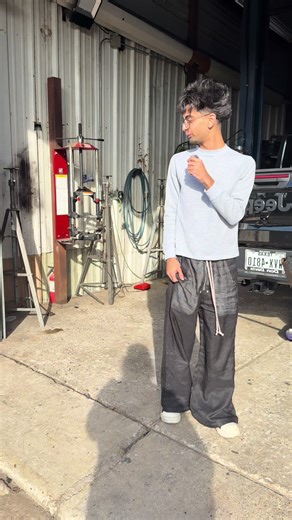 Jeep Gladiator with 2.5 Inch Leveling Kit and Rims