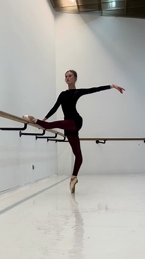 Some adagio❤️ #yanacherepanova #ballet #ballerina #balletdancer #balletcore #ballettok #vaganova #flexible #practice #grishko #adagio #pointeshoes #stretching