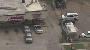 1 killed during robbery attempt at Houston donut shop: police