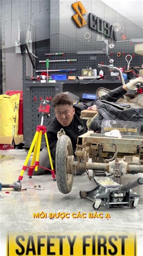 Ba Le the One-Eyed Guy Episode 10 - The Chief Mechanic's Ultimate Trick: Fixing Wheels with Just ...