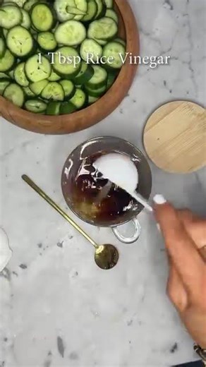 If you want to know what to do with an entire cucumber 🥒 now you do 😉 #shortsyoutube #healthyfood