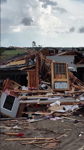 Tornado tears through Nebraska town