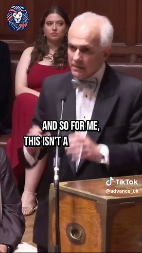Britain has reached a point where a teacher can be driven into hiding for showing cartoons of Muhammad, and still the establishment insists Islam is compatible with our democracy. Enough of the lie. Tune in at 10am for @benhabibuk at the Oxford Union: https://youtu.be/0iWKkt5nhlw