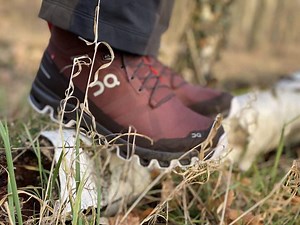 ON Wanderschuhe im Test. Erfahrungen mit dem ON Cloudrock Waterproof | SPORTS INSIDER
