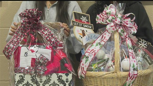 Hundreds of vendors attending Canfield Craft Show