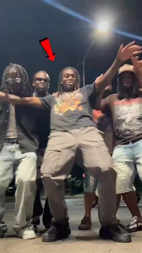 Raphael Leão : Le Footballeur qui Vit et Respire la Culture Française | Unclemonkey