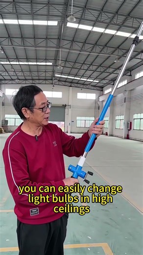 No-climb bulb changing tool