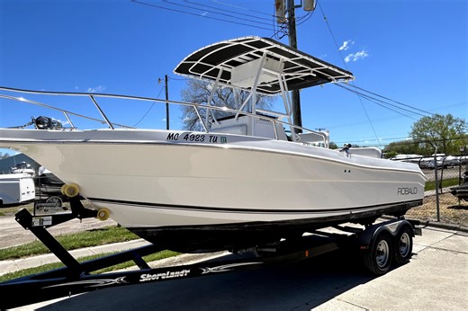 Used 2004 Robalo R230 Center Console, 48047 New Baltimore - Boat Trader