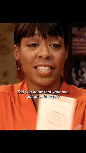 Everybody Hates Chris (TV Series) | Chris Fakes an A and Rochelle Exposes Him in Class