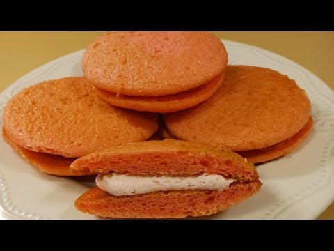 How to make easy whoopie pie/strawberry flavor. Duncan Hines Cake Mix hack for strawberry whoopie