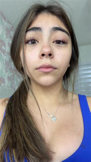 Isa GRWM con cobija: maquillaje y maleta para ir a USA