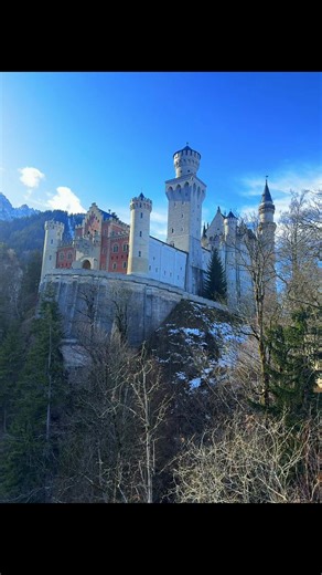 Explore Schloss Neuschwanstein: A German Fairy Tale Castle
