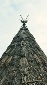 மலைகளுக்கு நடுவில் மறைந்திருக்கும் அதிசய கிராமம்! Wae Rebo, Indonesia. #shorts #hiddenfacts