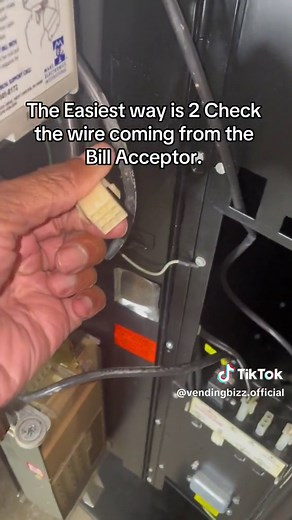 The reason you want your machine to be card reader compatible is because card readers increase your sales up to 40 to 60%. They also allow you to track your Sales & inventory in the machine‼️🙌🏾 Are you looking for places to buy vending machines or vending location leads🤔💭⤵️ Download “The Vendlist” app in the link in the bio✅ #vendingmachinebusiness #vendingmachine #vendingtips #vendinghack #passiveincome #entrepreneur #wealth