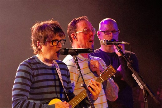 Weezer Teases Forthcoming Album With New Single “Shine Again” -