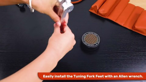 Tuning Forks for Healing, Aluminum Alloy Tuning Fork 128Hz, 136.1Hz, 256Hz, 384Hz, Hockey Puck Activator & feet, Weighted & Unweighted Tuning Fork Set with Vegan Leather Pouch