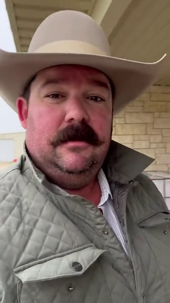 Texas Ranchers Start Mouse in a Bottle War