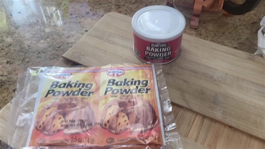 Après avoir raté pas mal de gâteaux avec les levures américaines que vous pouvez voir à droite (ce qu’on appelle Baking Powder Rumford), j’ai essayé de trouver des levures françaises ici à #Washington D.C., sans succès. En me rendant chez #Rodman, je suis tombée sur cette marque canadiennequi ressemble un peu à ce que l’on trouve en #France. Je vais donc préparer les gâteaux avec cette levure et voir ce que ça donnera. #nourriture #cuisinefrancaise