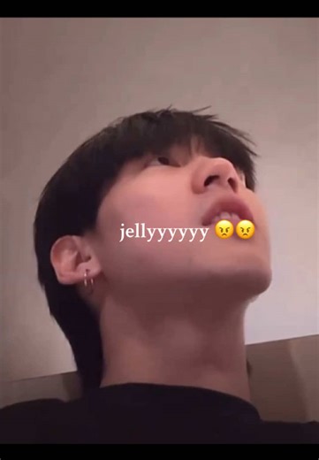 jelly!😆 jellyyy😕 jellyyyyyy😠 jelly come here 🥰 mai aooo #aou_tnbknr #besevboom #aouboom #อู๋บูม #aouthanaboon #boomtharatorn #fyp