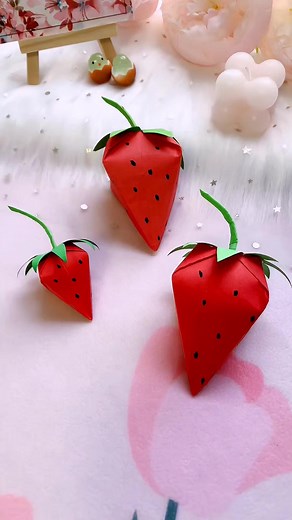 How to make a straberry using paper. #Childhood #parentchild #origami #tutorial #handicraft #easytolearn #kindergarten #strawberry #diy paper craft ideas | paper craft ideas