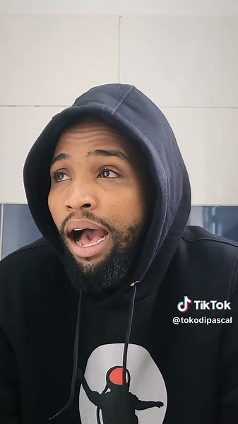 Anuel AA Surprises Girlfriend at Birthday Celebration