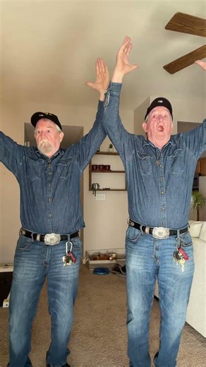 How did we do?🕺 Double Dutch Bus 🚌 #mollylong #dance #hanelinetwins