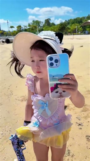 哪一个才是真正的coco？#小丑 #天使 #超人不会飞 #kpop #kpopdemonhunters #huntrix