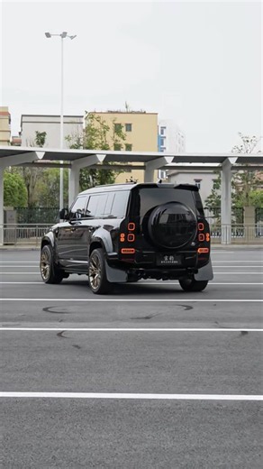 THE ULTIMATE LUXURY OFF-ROAD BEAST! 🖤💪
