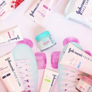 *WIN a Johnson's Daily Essentials hamper worth over R300! We're well into spring, so for me it means swapping my skin care products around for more spring-friendly routine. These are my must-haves, and I've partnered up Johnson's to give one lucky follower a hamper full of their Daily Essentials goodies! All you have to do is enter on the blog: http://bit.ly/2fHAca0 #JohnsonsSkincare | Aisha & Life
