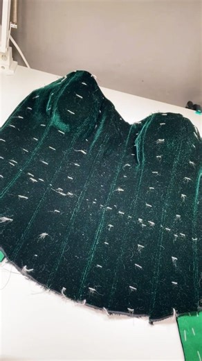 Corset detail stichting, corset construction wip. Sewing a velvet corset slow process