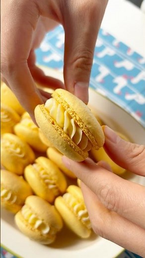 Lemon Macarons 🍋