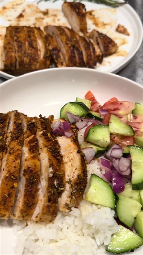 Turkey Breast Tenderloins🍽️ ✔️Tenderloins washed, then added some fresh lemon juice ✔️Seasoned with salt and kickin chicken seasoning. ✔️Tenderloins baked in the oven according to package. ⭐️Served with: ✔️ White rice 🍽️Cucumbers, tomatoes, red onion and a quick vinaigrette 💥 #DinnerIdeas #quickmeals #highprotein #turkeybreast #tenderloins
