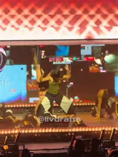 KATSEYE Daniela fall “Gnarly“ Dance Break Live @ The Beautiful Chaos Tour Los Angeles Night 1 Part 2