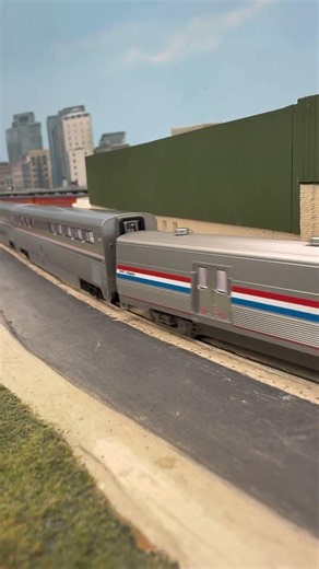 N scale Model Trains Amtrak 1:160 gauge railroad Houston club Kato USA modern railfan passenger