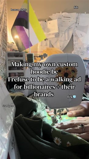 Nothing like a cozy Sunday morning to finish up an upcycle! Secondhand hoodie, deadstock fabric and vintage lace will always be cooler and make more a statement than some “swoosh” #diyclothing #fashionhacks #selfmade #clothingdesign #upcycling