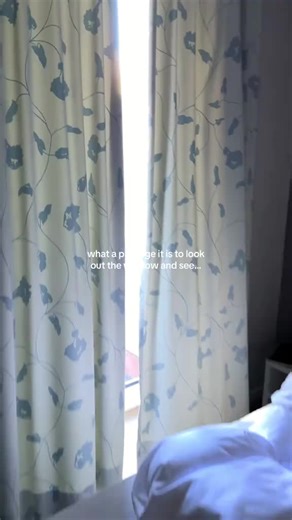 Stunning Window View: A Breathtaking Experience