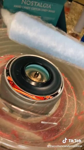 Floss! My machine uses hard candies and floss. I prefer floss though because it comes out fluffier! 10/10 #QuickRecipes #foryoupage #fyp #fyp #fyp #fy