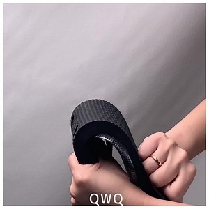 🧧 QWQ 新年限定優惠開跑 https://bit.ly/3MlH005 🎁 全館消費滿 $1150｜立刻送「可愛春聯吸鐵」 ⏰ 數量有限，送完就沒了，真的沒有備用！ 🎉 新年換新鞋，好運先到位 新的一年， 先從腳下開始更新 🦶✨ 不管是走春、出遊、日常外出， 一雙好穿又耐走的拖鞋，就是新年的基本配備。 現在官網消費滿 $1150， 就能把 新年限定春聯吸鐵 一起帶回家 🧲🧧 不用加購、不用抽獎，買到就送！ 👣 為什麼大家新年都在換 QWQ？ ✔ 天然橡膠材質，柔軟有彈性 ✔ 防滑好走，久穿不累 ✔ 日常、出遊、拜年都百搭 ✔ 穿一次就回不去的舒適感 😌 新年不只是換新衣， 連腳步都該升級一下。 ⚠️ 這檔真的會結束 🎁 贈品數量有限 📆 新年檔期限定 💥 錯過＝等下一次（真的要等） 想買、想換、想送人， 現在就是最好時機。 #QWQ #QWQ天然橡膠夾腳拖 #新年第一檔 #新年優惠 #滿1150送春聯吸鐵 #天然橡膠拖鞋 #防滑拖鞋 #新年換新鞋 #走春必備 | QWQ 天然橡膠夾腳拖鞋