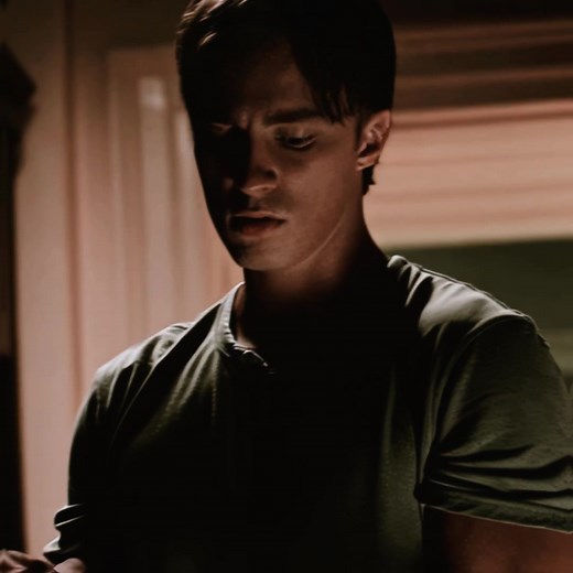 i have the glitch where every follower i gain i lose one (this is my second time having this glitch tt pls fix urself) ( scp : @𝗝𝗰 ♞ ac : @lily🎧 ib : @angcl ) #xyzcba #fypシ #edit #famouseditxx #rafecameron #rafecameronedit #drewstarkey #drewstarkeyedit #outerbanks #outerbanksedit #omgpageedit #omgpage outer banks outer banks edit rafe cameron rafe cameron edit drew starkey drew starkey edit after effects