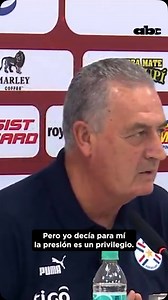 47K views · 5.2K reactions | #EliminatoriasXABC | TODOS SOMOS CLAUDIO 凉 La anécdota de Gustavo Alfaro, DT de la Albirroja, con Claudio, repositor de un supermercado  ‘’Me ABRAZÓ y se largó a LLORAR, me cuesta llegar a fin de mes, mi única felicidad es la selección’’ 凉 abc.com.py/deportes/ #ABCDeportes #CardinalDeportivo #Paraguay #Albirroja #Alfaro #Chile | ABC Deportes | Facebook