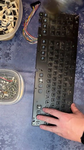 Super-Human Keyboard Disassembly! #stopmotion #commodore128