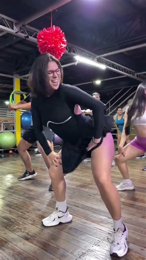 Comerte Toda 🎶💃🫦💕 #zumbafitness #zumbadance #baile #shortsfeed #dance #bailoterapia #shortsviral
