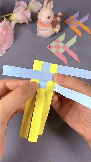 Weave small fish with paper strips, simple and cute!